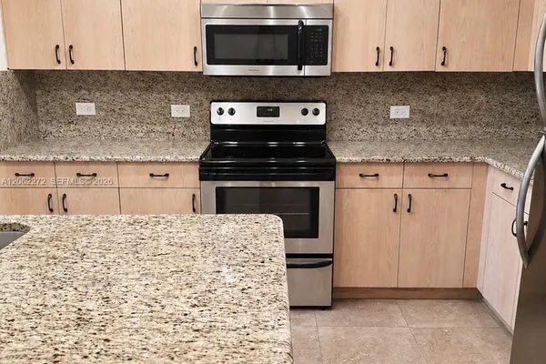 533 NE 3RD AVE 320