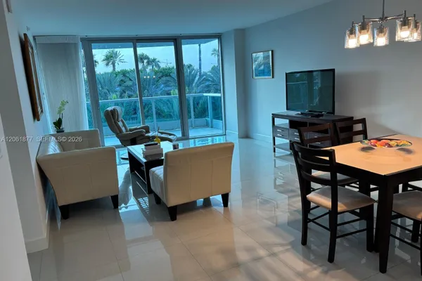9401 COLLINS AVE 401