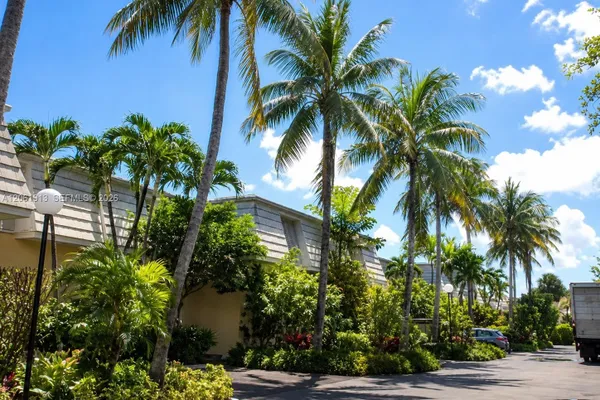 224 SEA VIEW DR 104