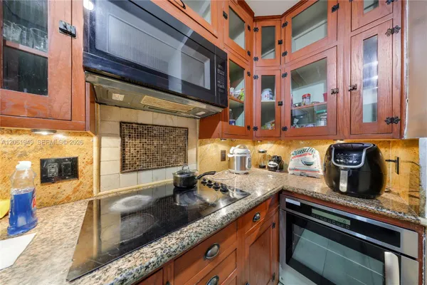 1289 MARSEILLE DR 45