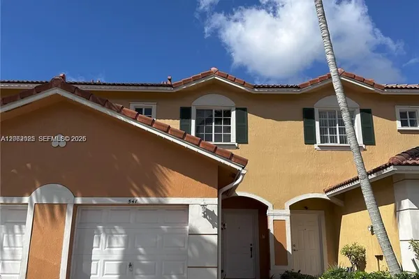 541 PRINCESS DR
