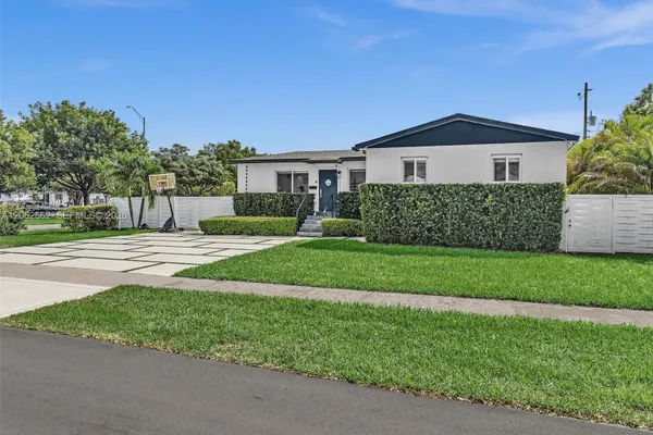 2401 SW 83RD AVE