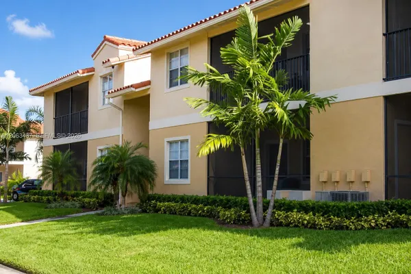 1239 SW 46TH AVE 904