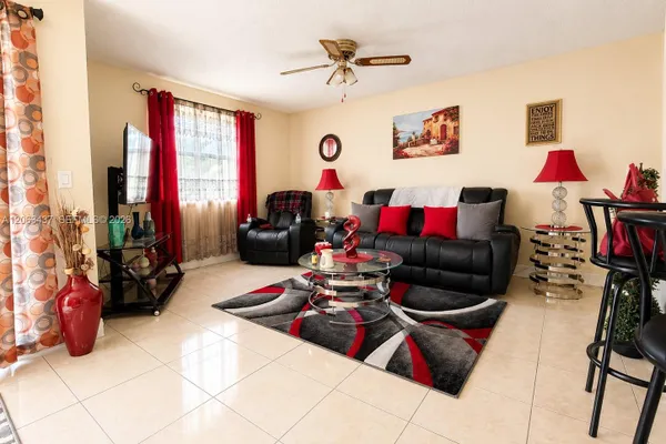 1239 SW 46TH AVE 904