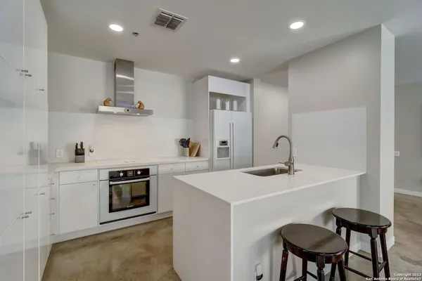 1115 S ALAMO ST 2307