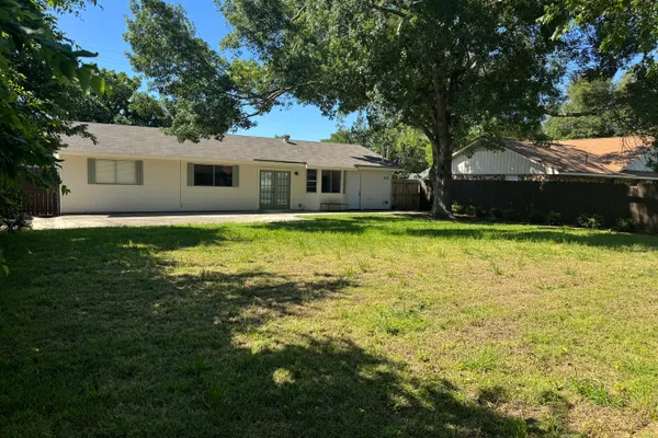606 BAVARIAN DR