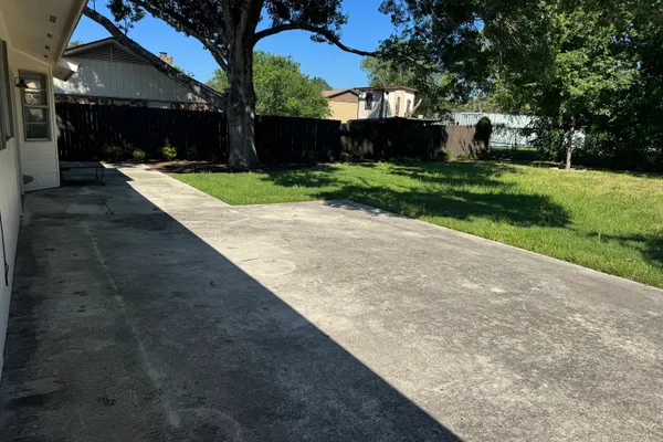 606 BAVARIAN DR
