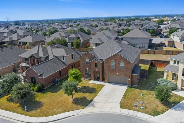 1427 GARDEN LAUREL