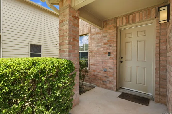 1318 LAUREL LK