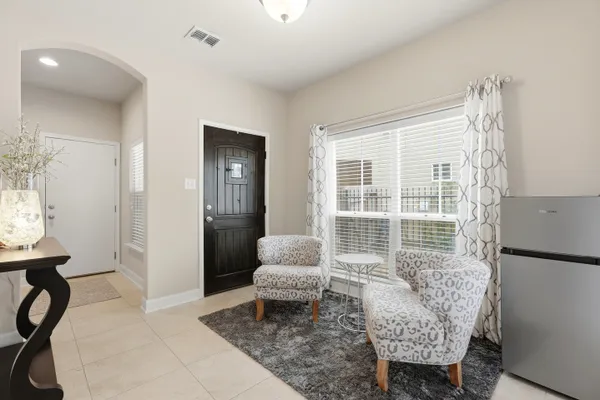 23943 STATELY OAKS