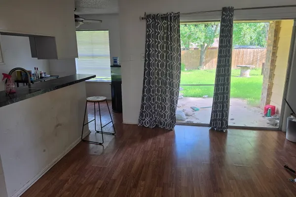4426 JAMESTOWN