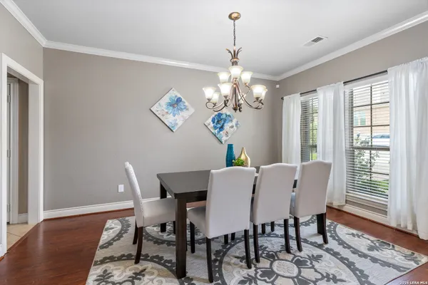 8810 WOODLAND BND