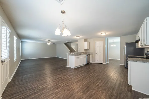 5125 COLUMBIA