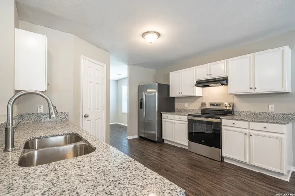 5125 COLUMBIA