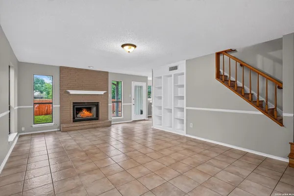 21135 MALIBU COLONY