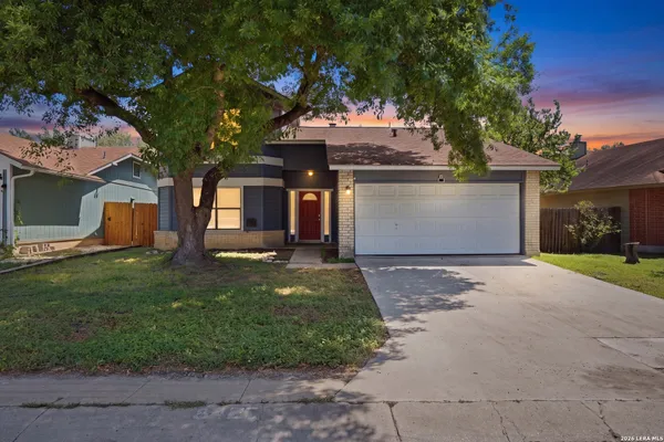 8426 MAPLE RIDGE DR