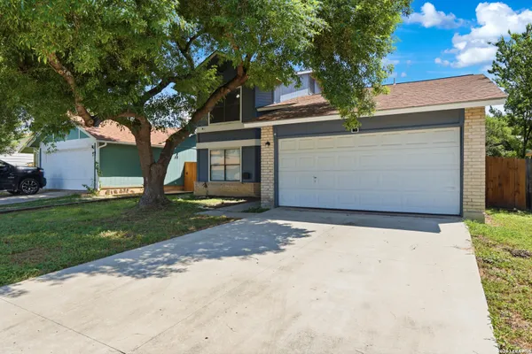 8426 MAPLE RIDGE DR