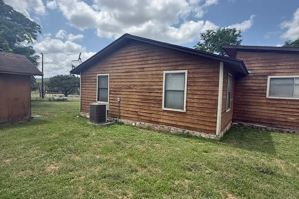 149 LIVE OAK LN