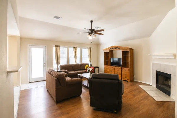 3906 KNOLLCROSS