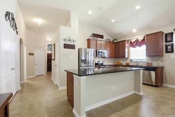 8307 BREEZY CV