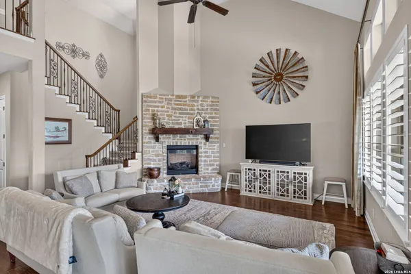 226 SHANNON CIR