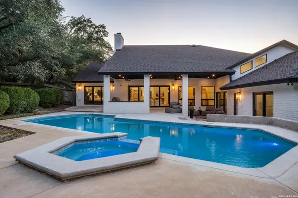 206 POST OAK WAY
