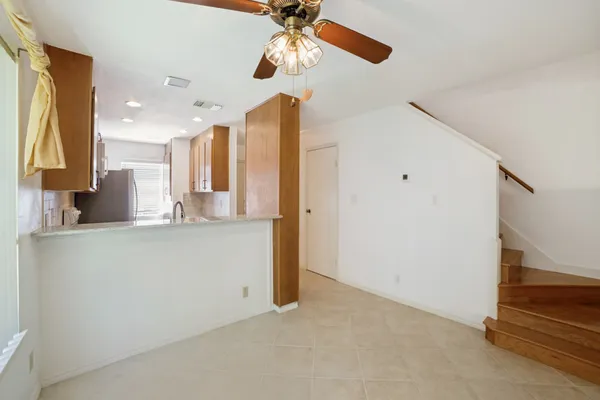 11815 VANCE JACKSON 2306