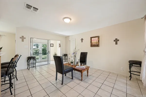 4414 JAMESTOWN DR