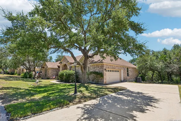 3222 NAVASOTA CIR