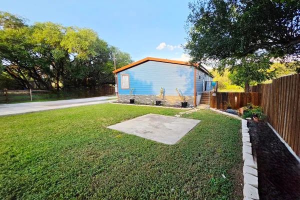 135 LAKESHORE DR