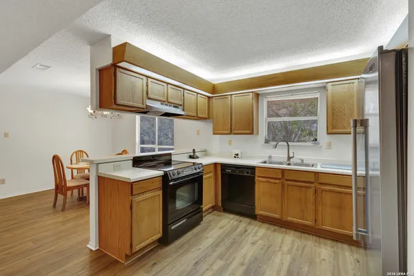 1241 BLUFF CRK