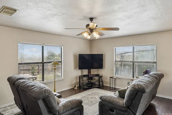 502 MEADOW FRG