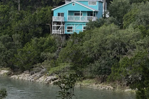 272 PLUM COVE RD