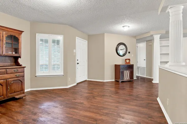 18635 CREEKSIDE PASS