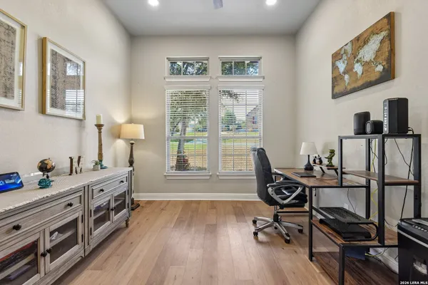 922 SANTA CRUZ LN