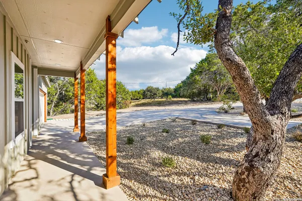 287 DEER OAKS DR