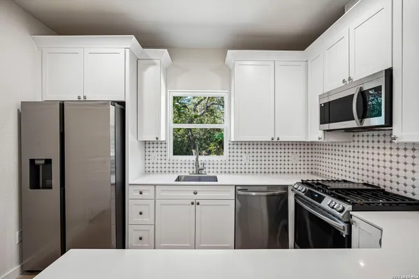 287 DEER OAKS DR