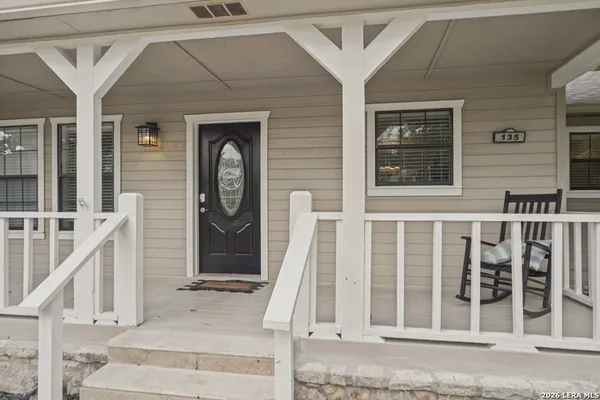 135 WOODLAND BLVD