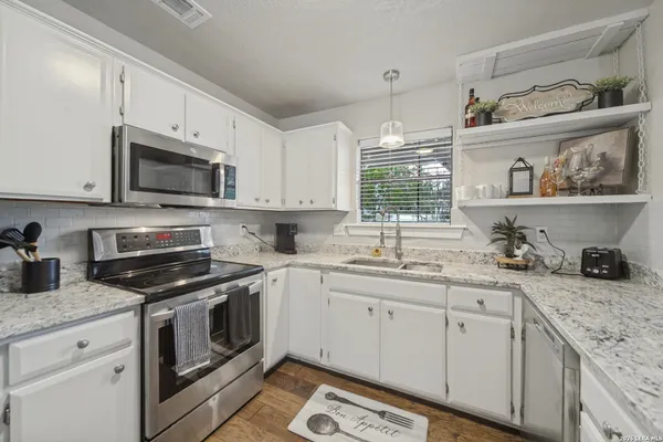 135 WOODLAND BLVD