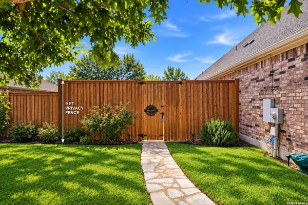 980 WATER OAK