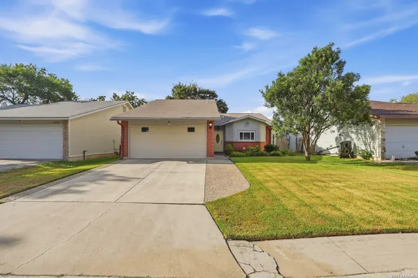 6906 SUNSET VILLAGE DR