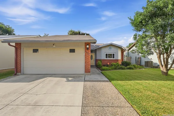 6906 SUNSET VILLAGE DR