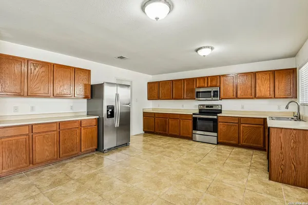 24707 CORRAL GABLES