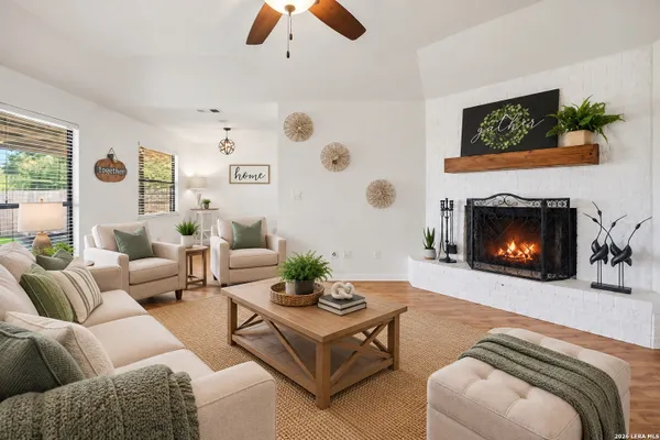 963 SEMINOLE DR