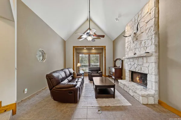 134 WOODLAND BLVD