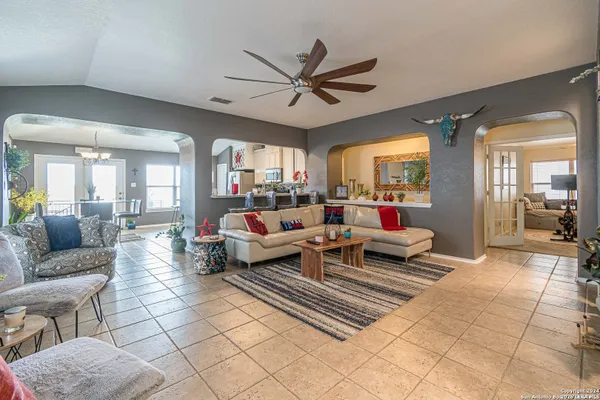 22218 PELICAN EDGE