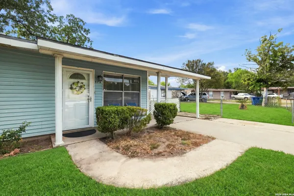 179 SEACOMBER PL