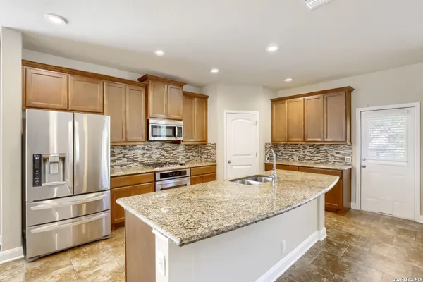 26903 CAMELLIA TRCE