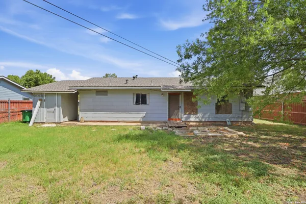 6819 MERRY OAKS DR
