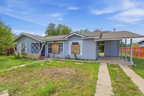 6819 MERRY OAKS DR
